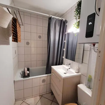 Apartment T3 Vue Epoustouflante Proche Parking Wi-fi Gratuit *